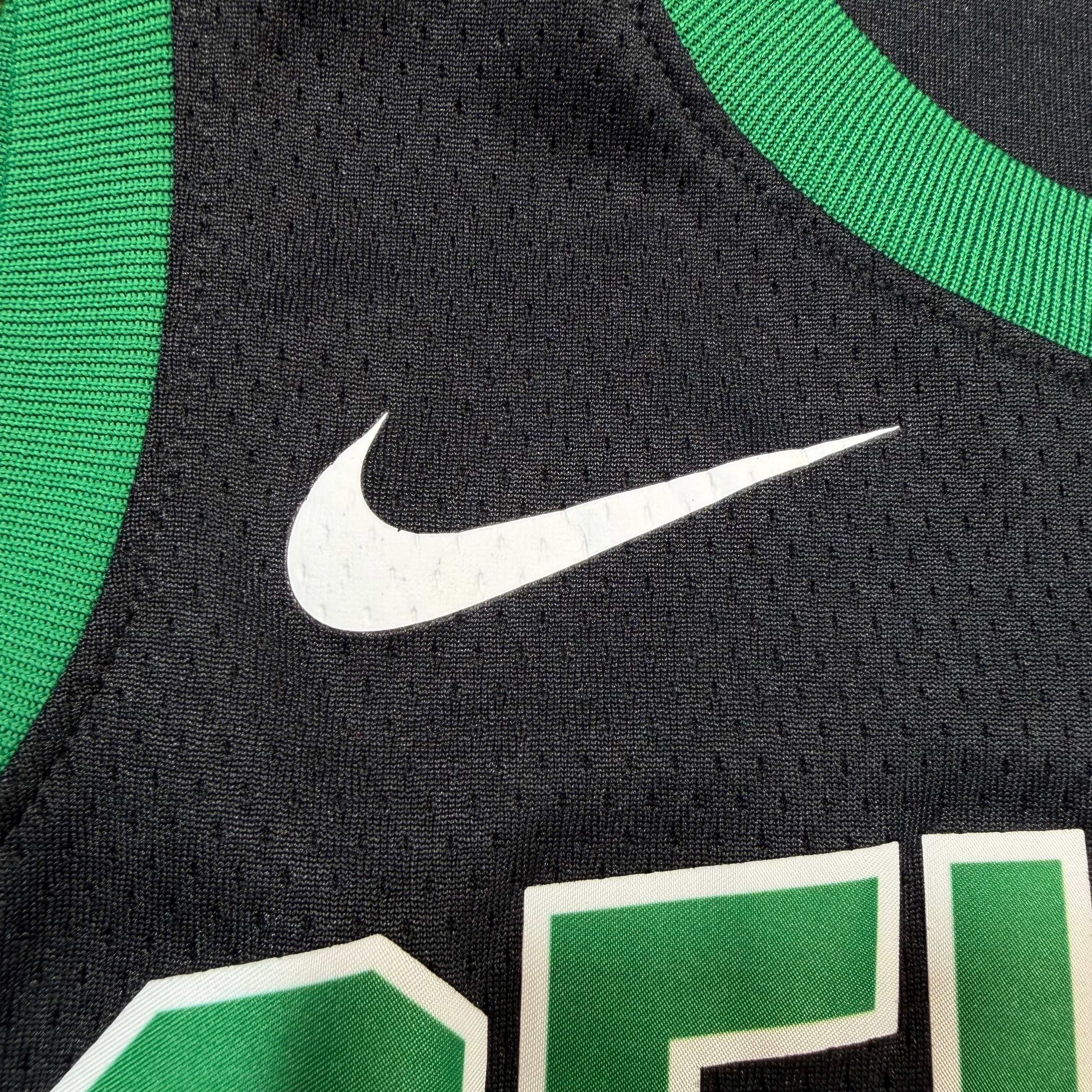 Kyrie Irving Boston Celtics Nike NBA Jersey - Medium