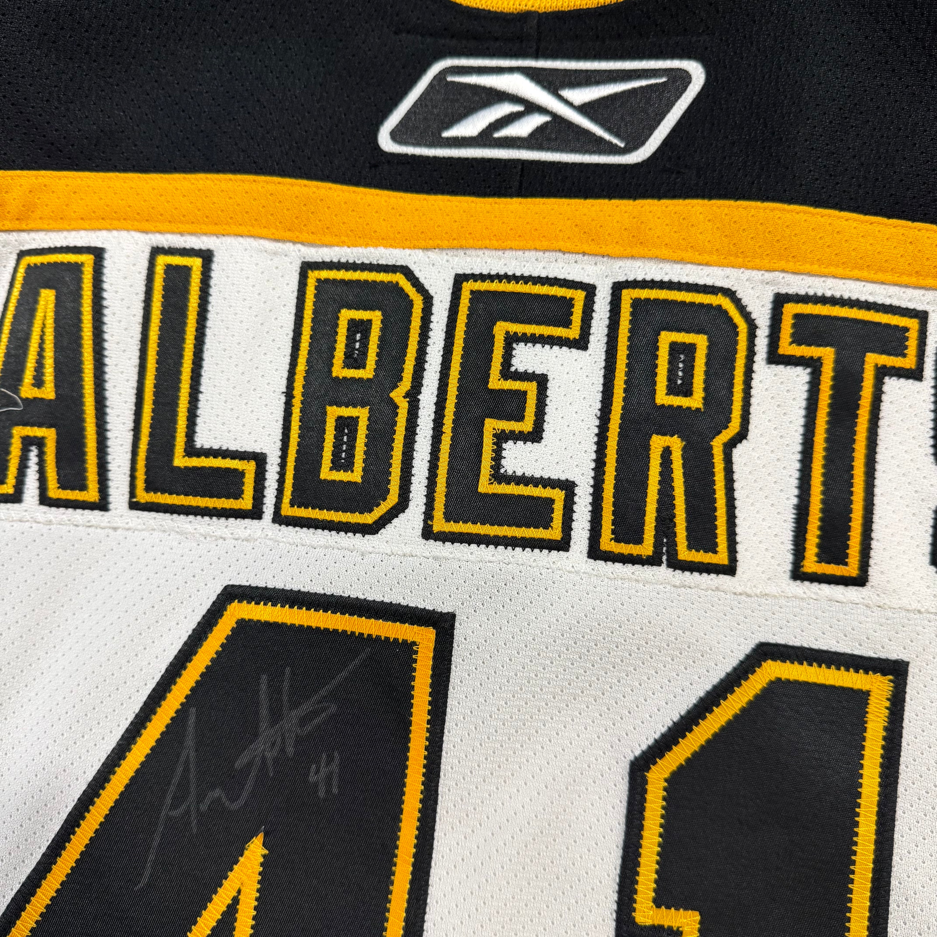 Andrew Alberts Boston Bruins Vintage Authentic Signed Reebok NHL Jersey Size 48