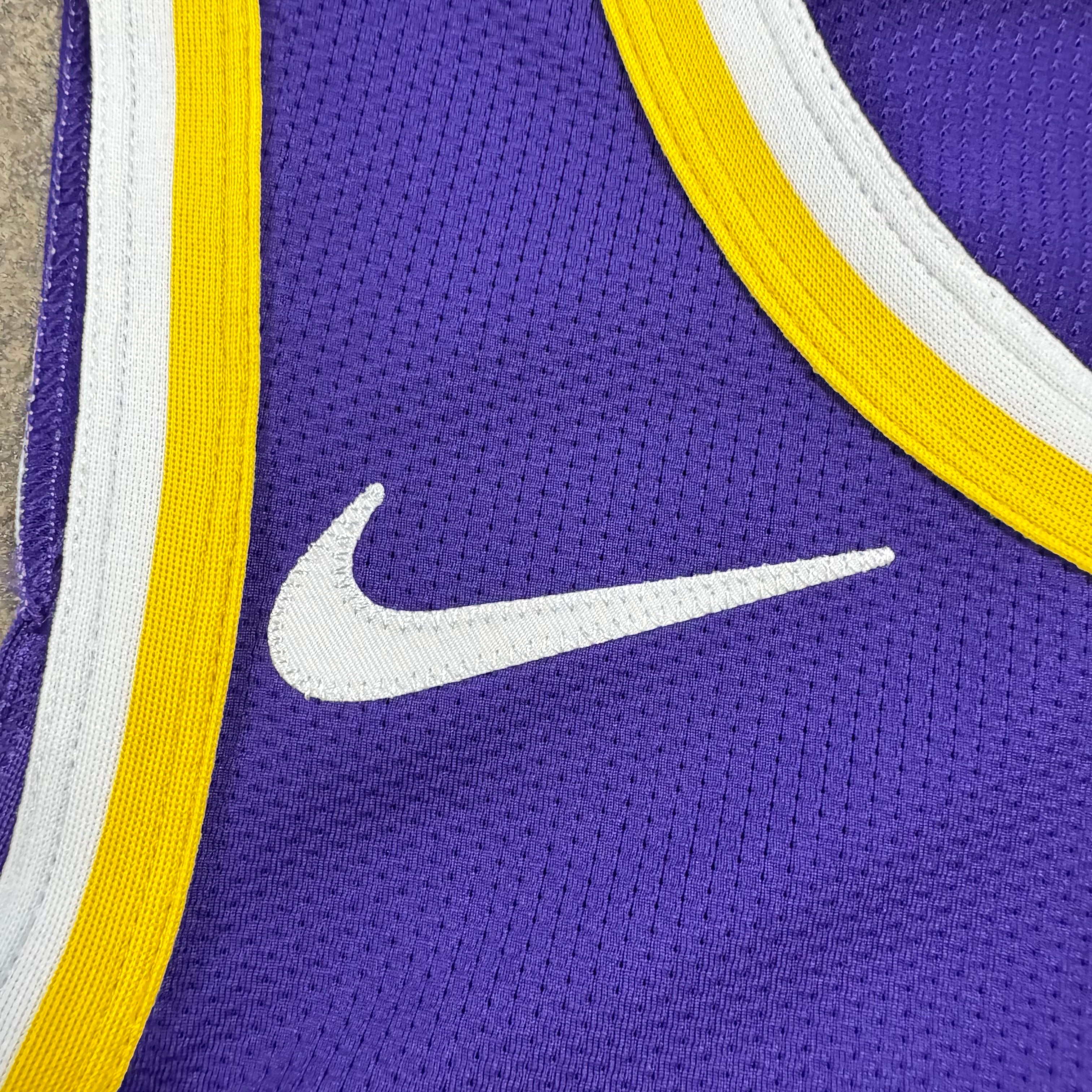 Lebron James Los Angeles Lakers Authentic Nike NBA Jersey Size 40 Small