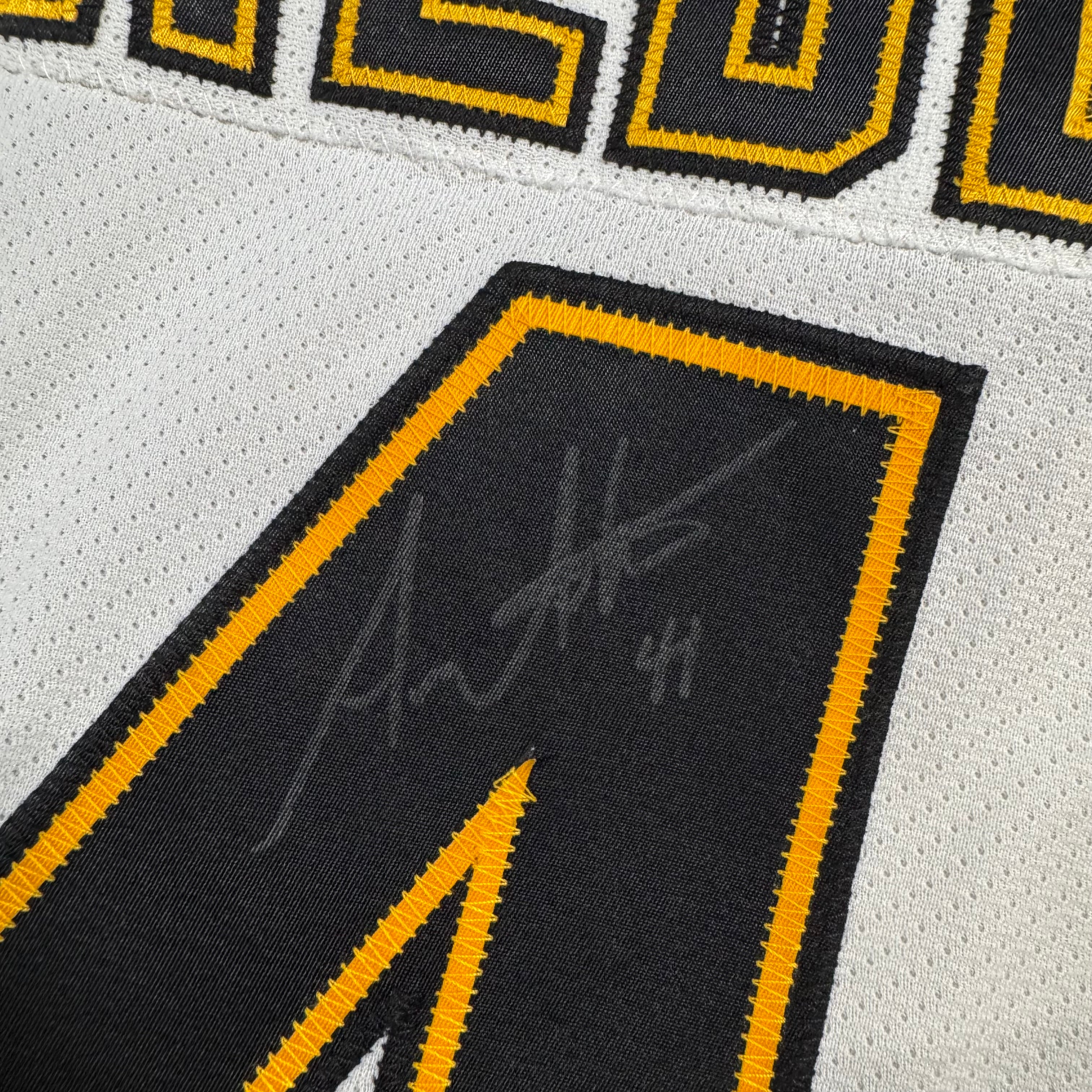 Andrew Alberts Boston Bruins Vintage Authentic Signed Reebok NHL Jersey Size 48