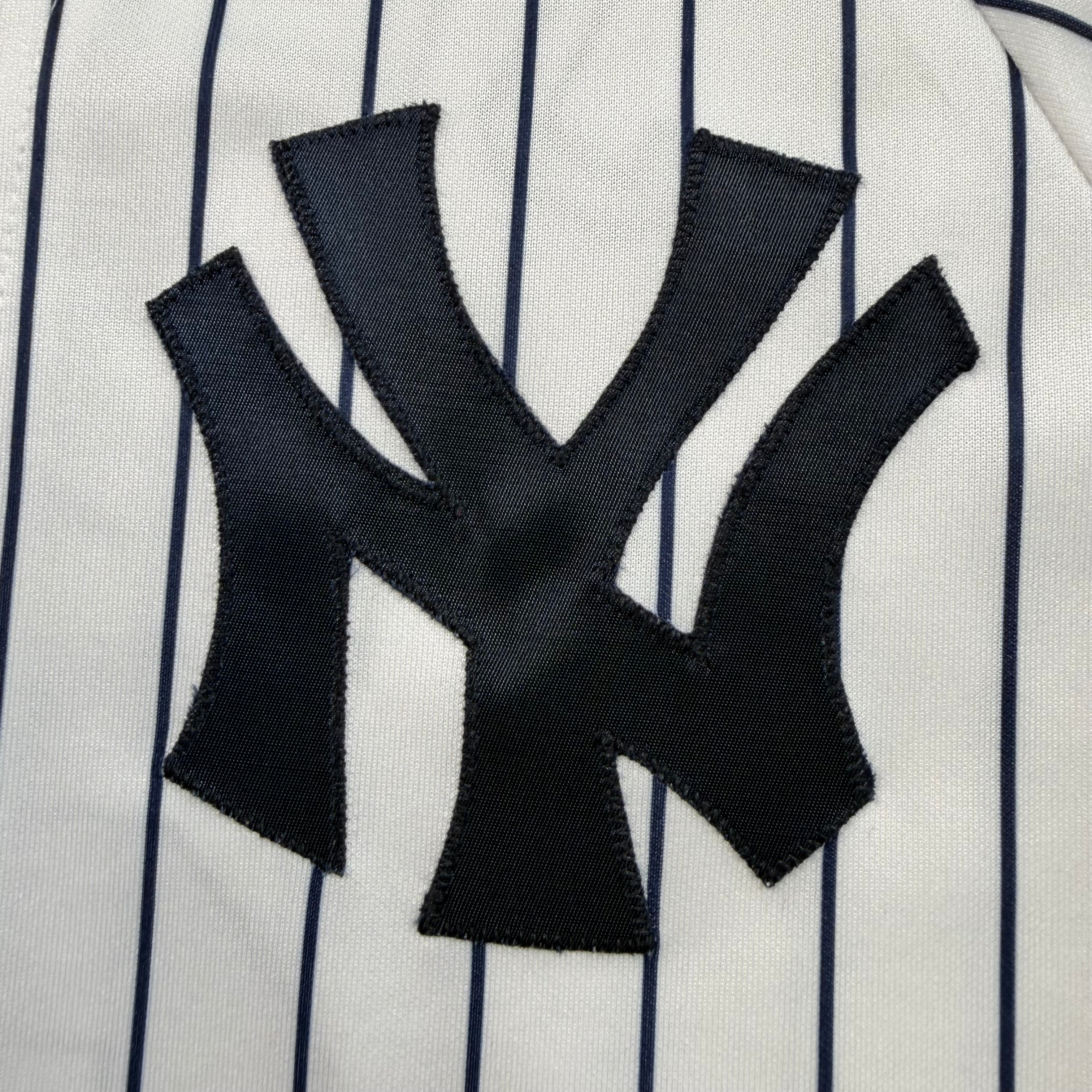 Derek Jeter New York Yankees Vintage Majestic MLB Jersey - Large