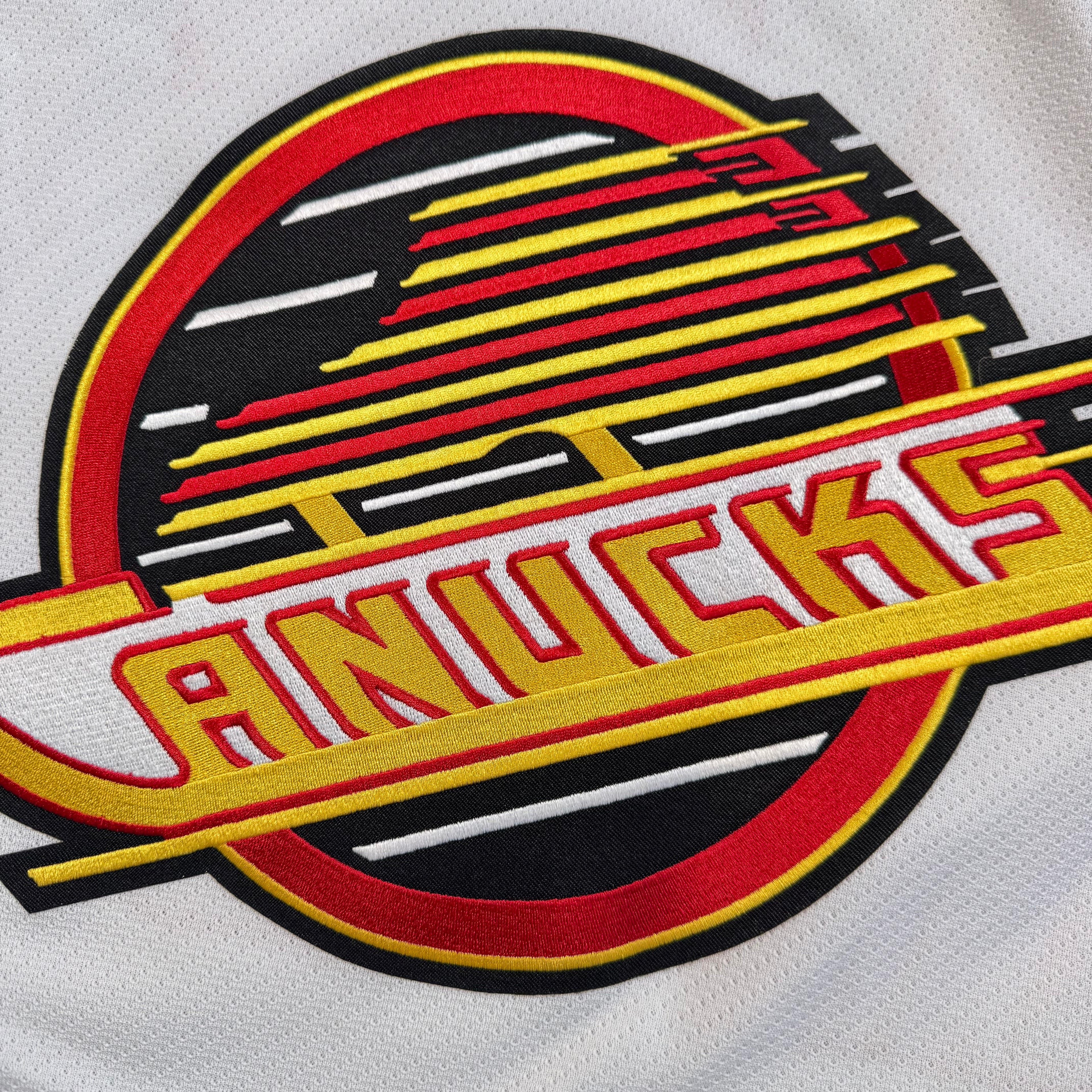 Trevor Linden Vancouver Canucks Vintage CCM NHL Jersey Size XL