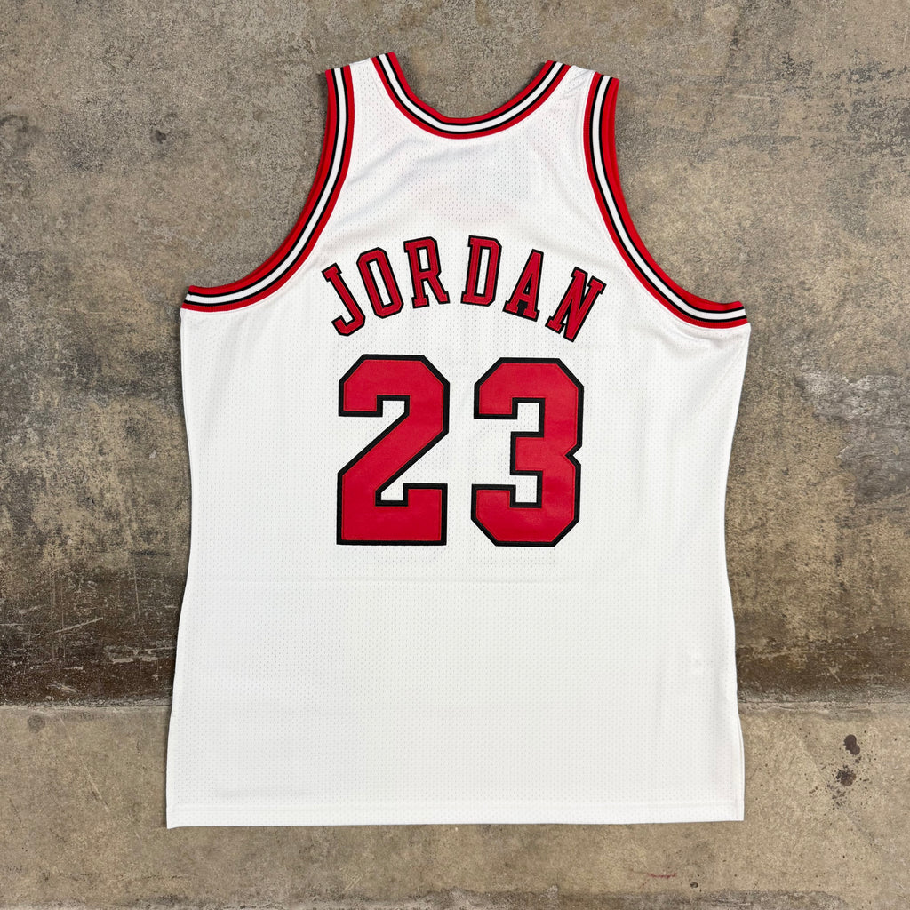 Michael Jordan Chicago Bulls 95/96 NBA Finals Mitchell & Ness Jersey Size 48/XL