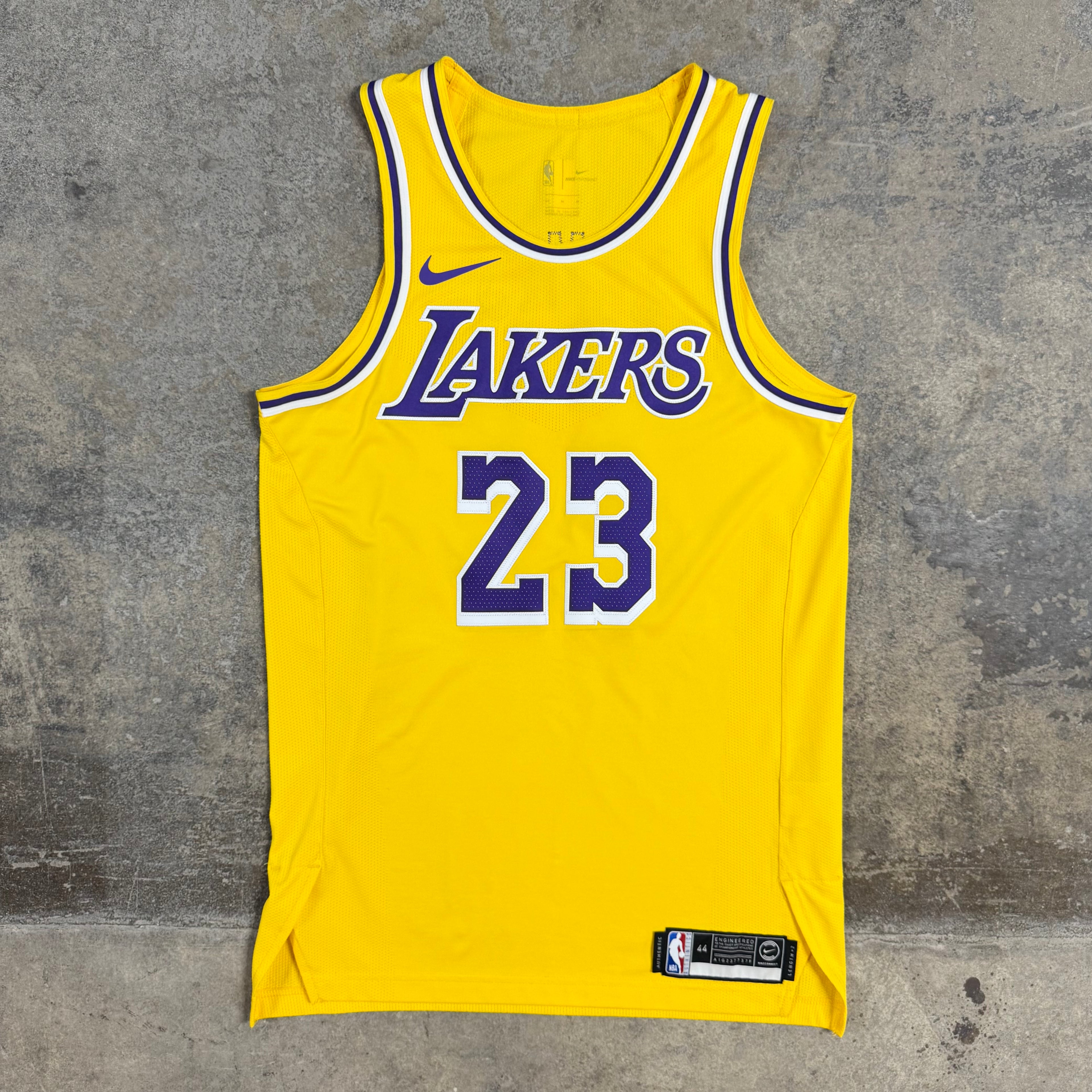 Lebron James Los Angeles Lakers Authentic NBA Jersey Size 44 Medium