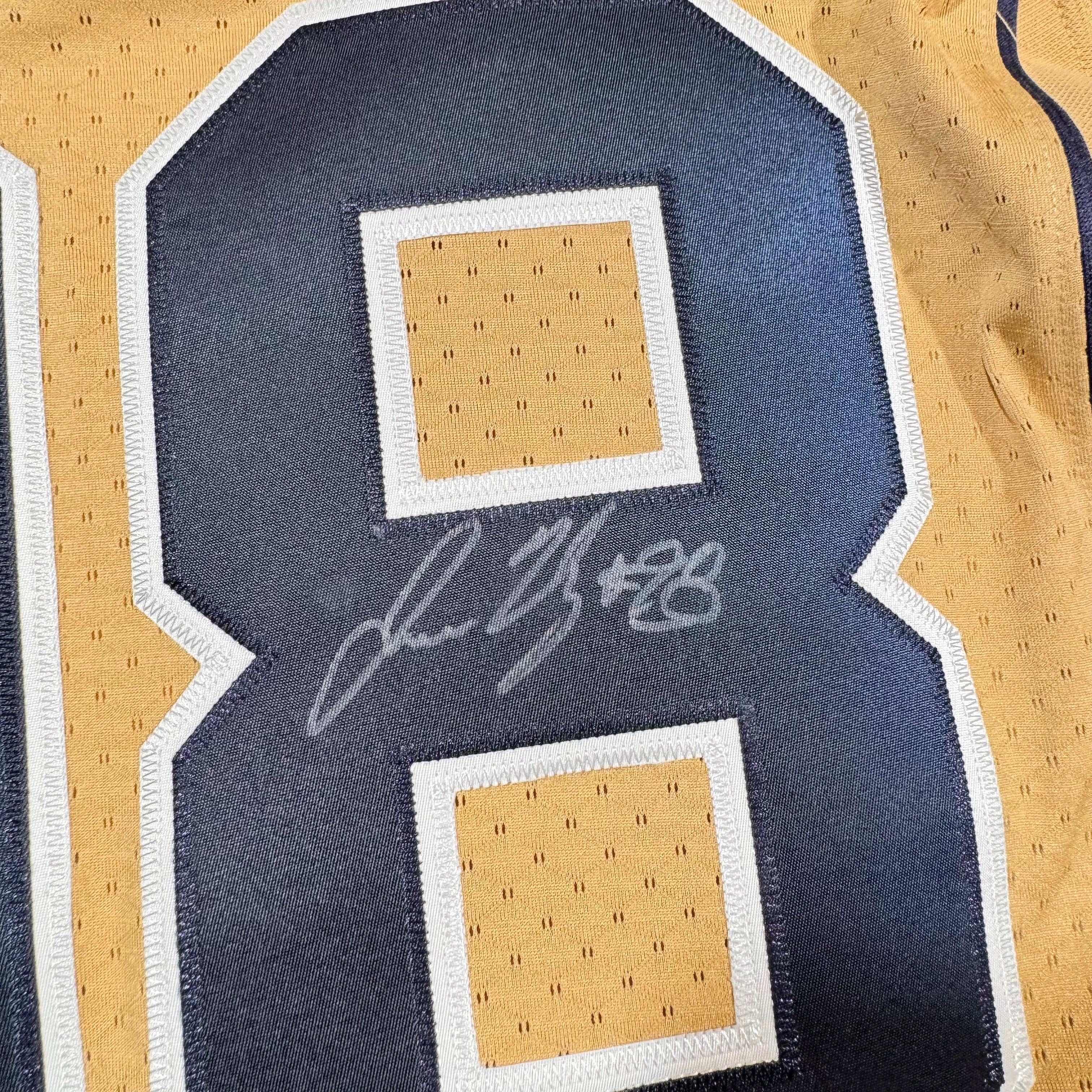 Jason Vega Winnipeg Blue Bombers Vintage Reebok Signed CFL Jersey Size Small