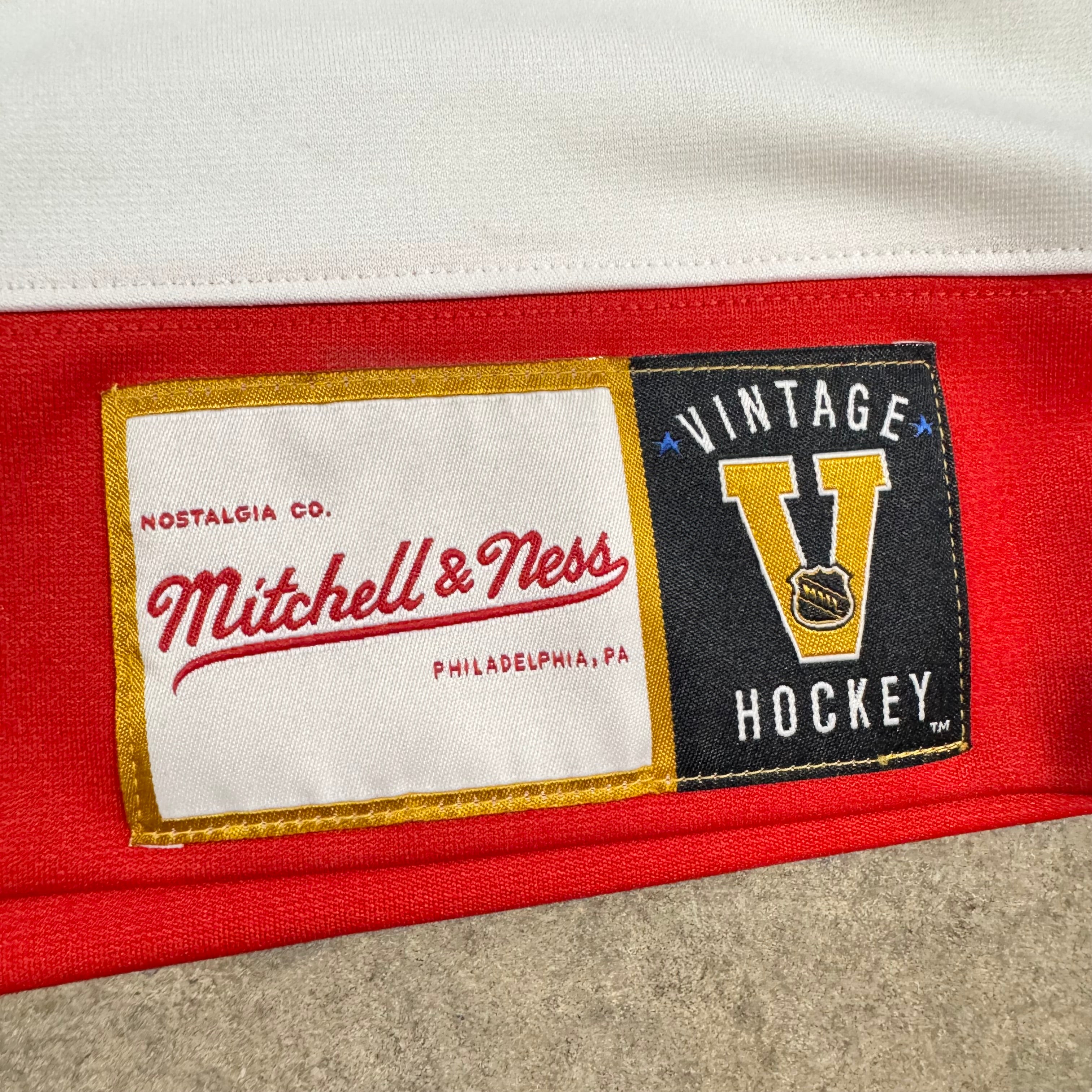 Bobby Clarke Philadelphia Flyers Vintage Mitchell & Ness NHL Jersey Size 40 Medium