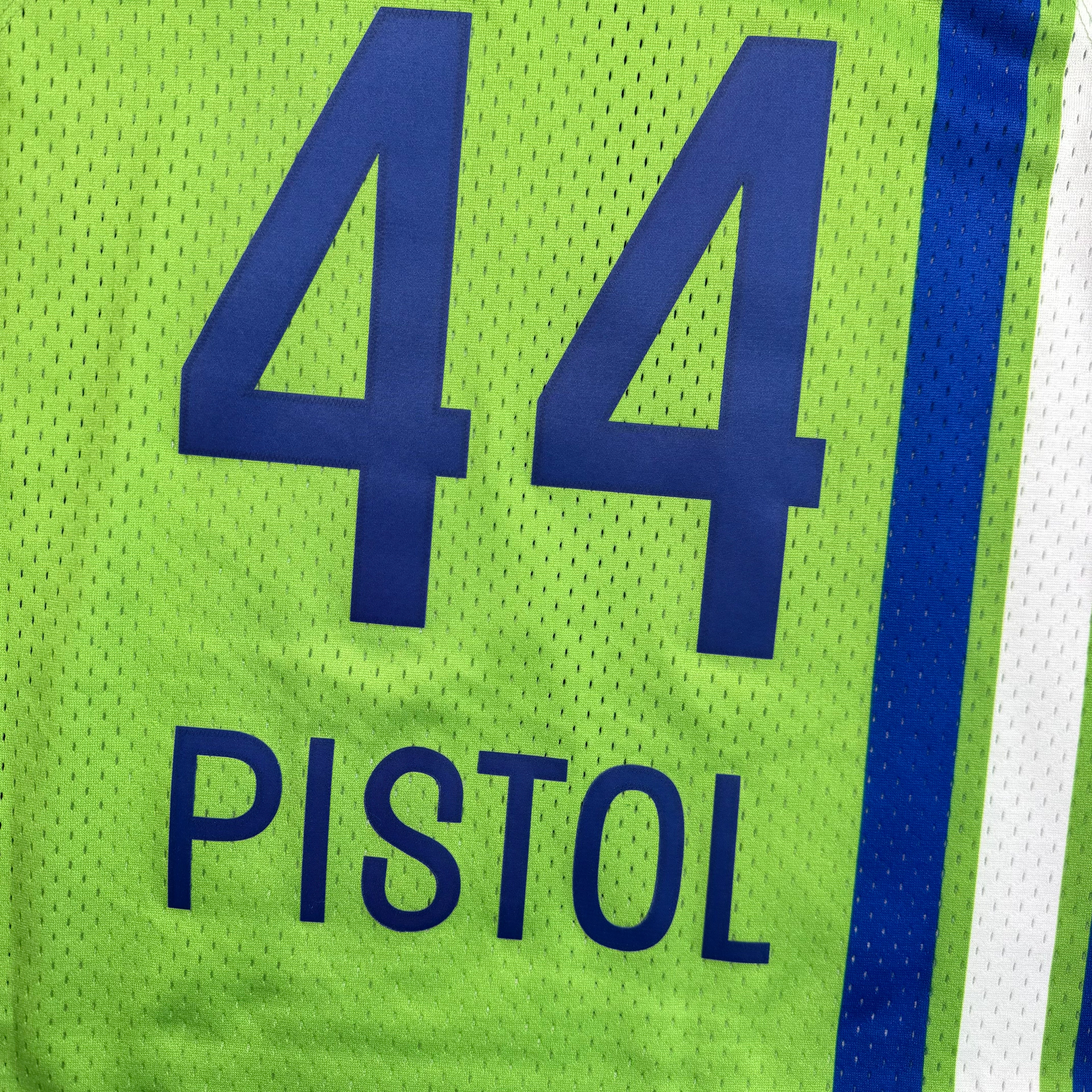 Pistol Pete Maravich Atlanta Hawks Mitchell & Ness NBA Jersey Size XL