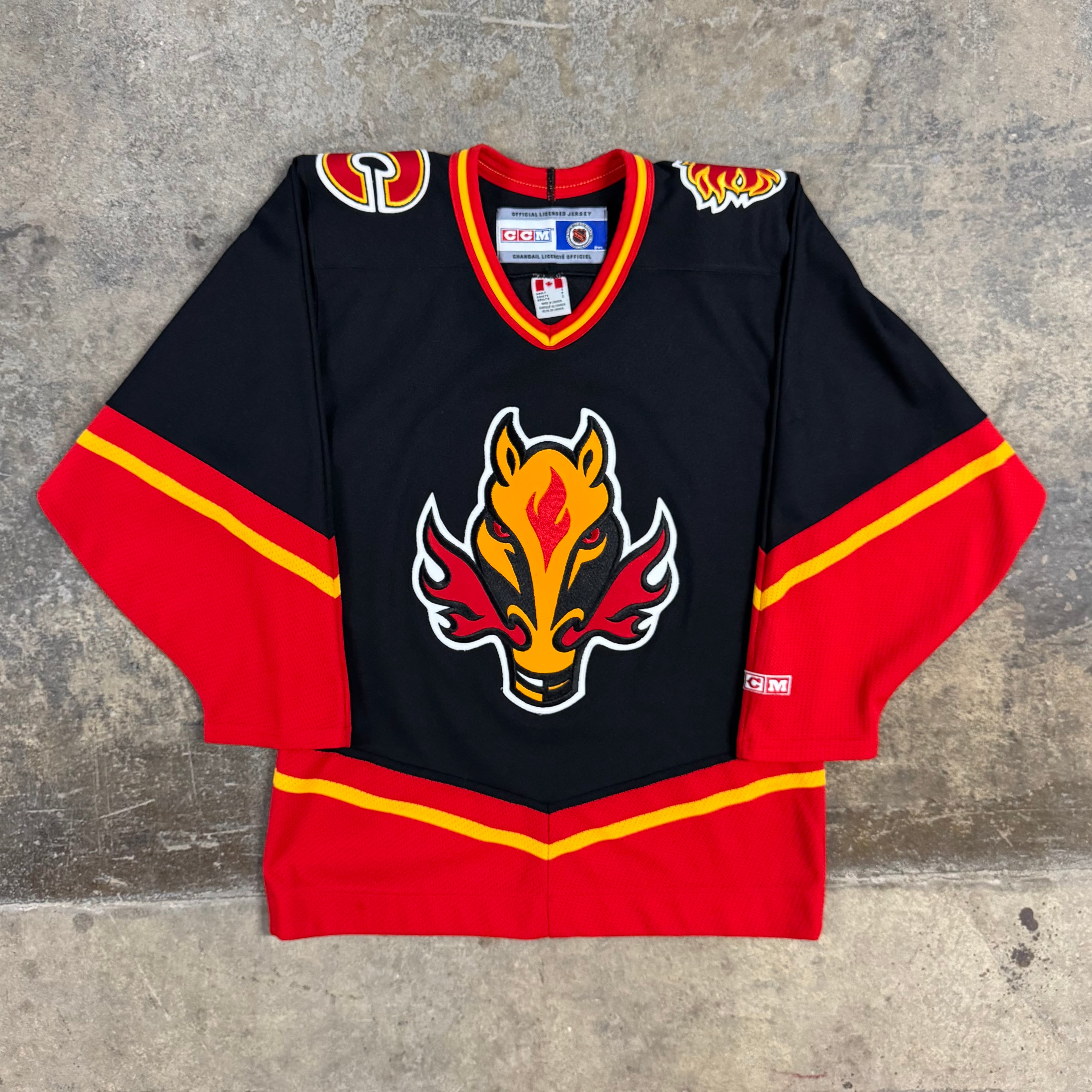 Calgary Flames Vintage CCM Blasty Horse NHL Hockey Jersey Size Small