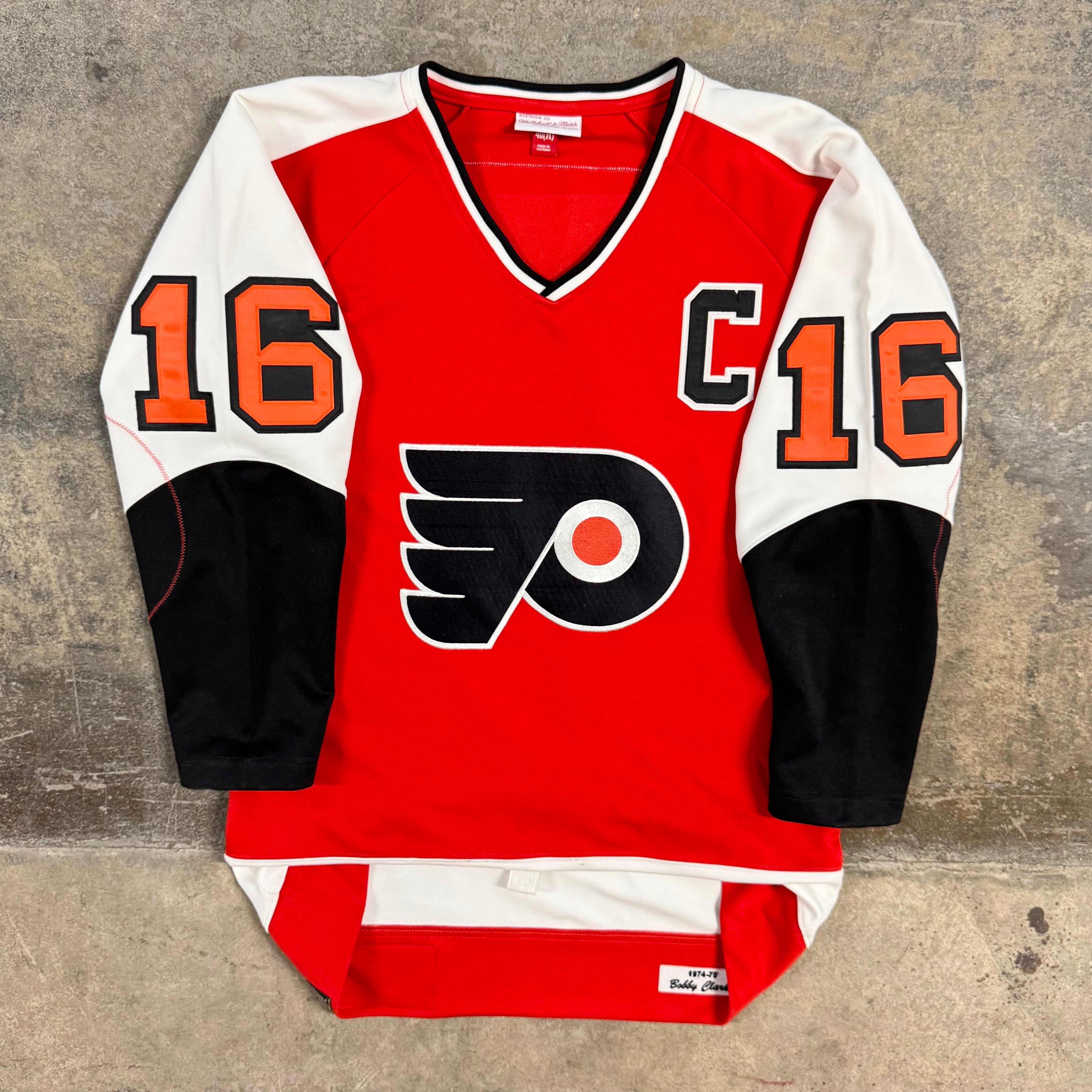 Bobby Clarke Philadelphia Flyers Vintage Mitchell & Ness NHL Jersey Size 40 Medium