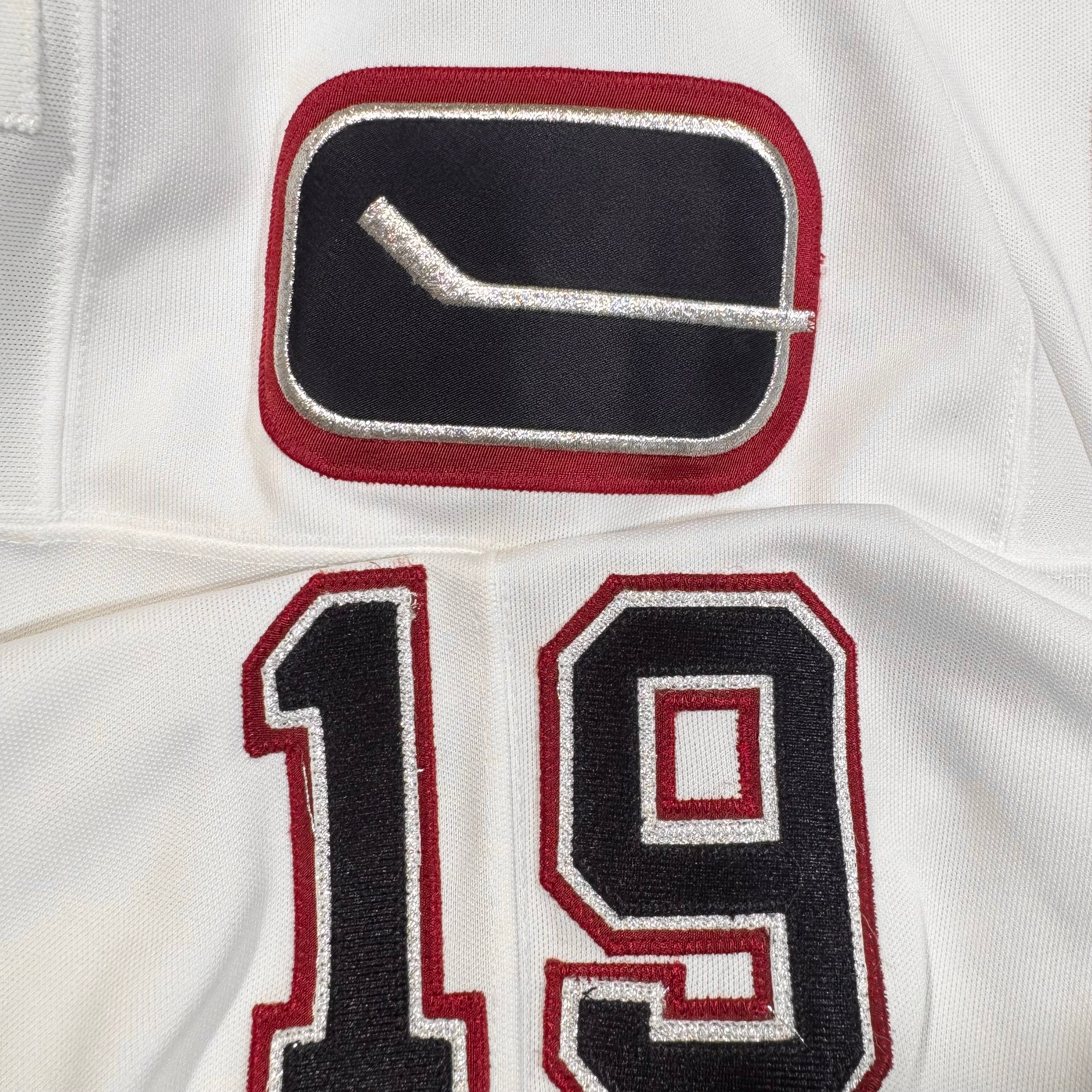 Markus Naslund Vancouver Canucks Vintage MIC CCM NHL Hockey Jersey Size 46 Medium NEW