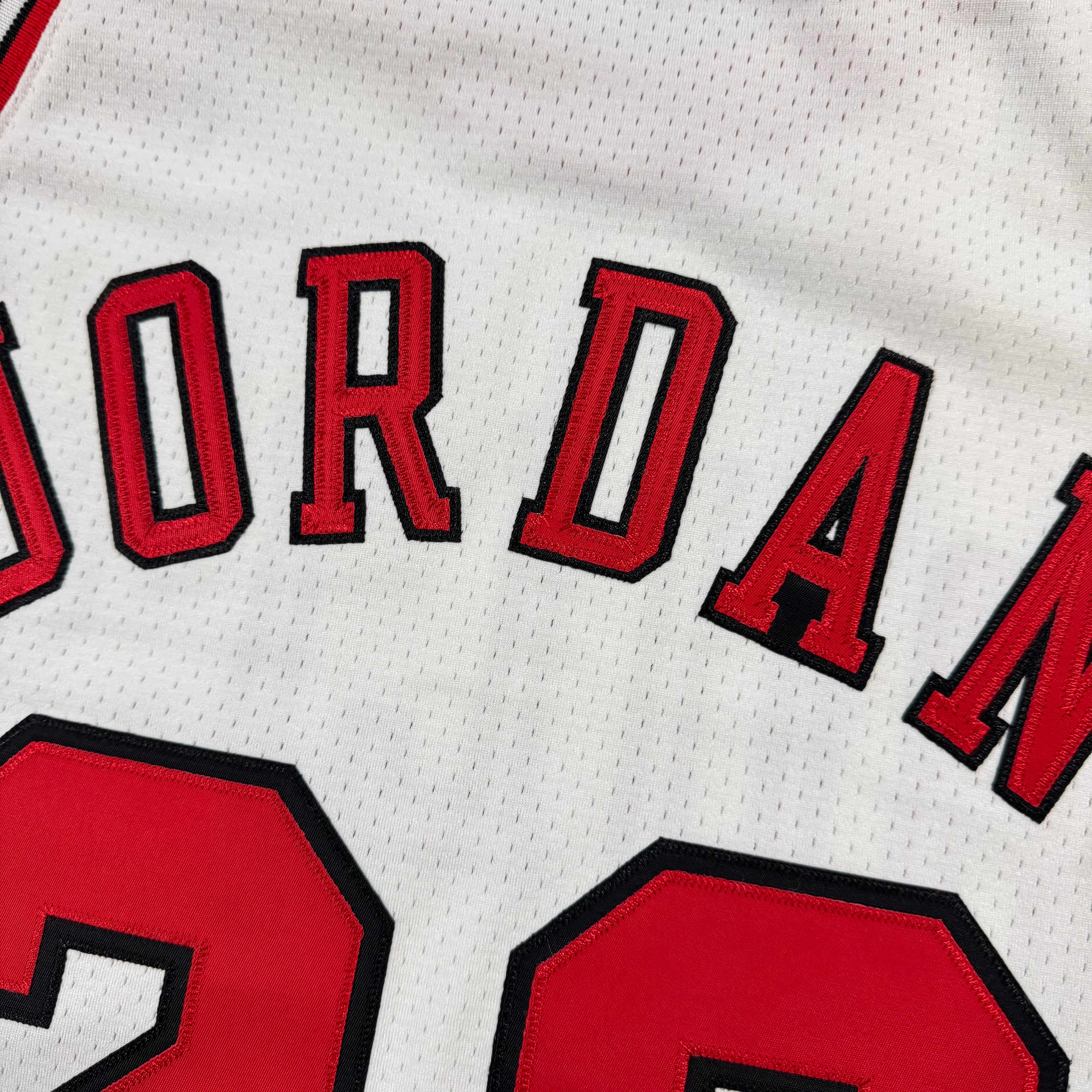 Michael Jordan Chicago Bulls 95/96 NBA Finals Mitchell & Ness Jersey Size 48/XL