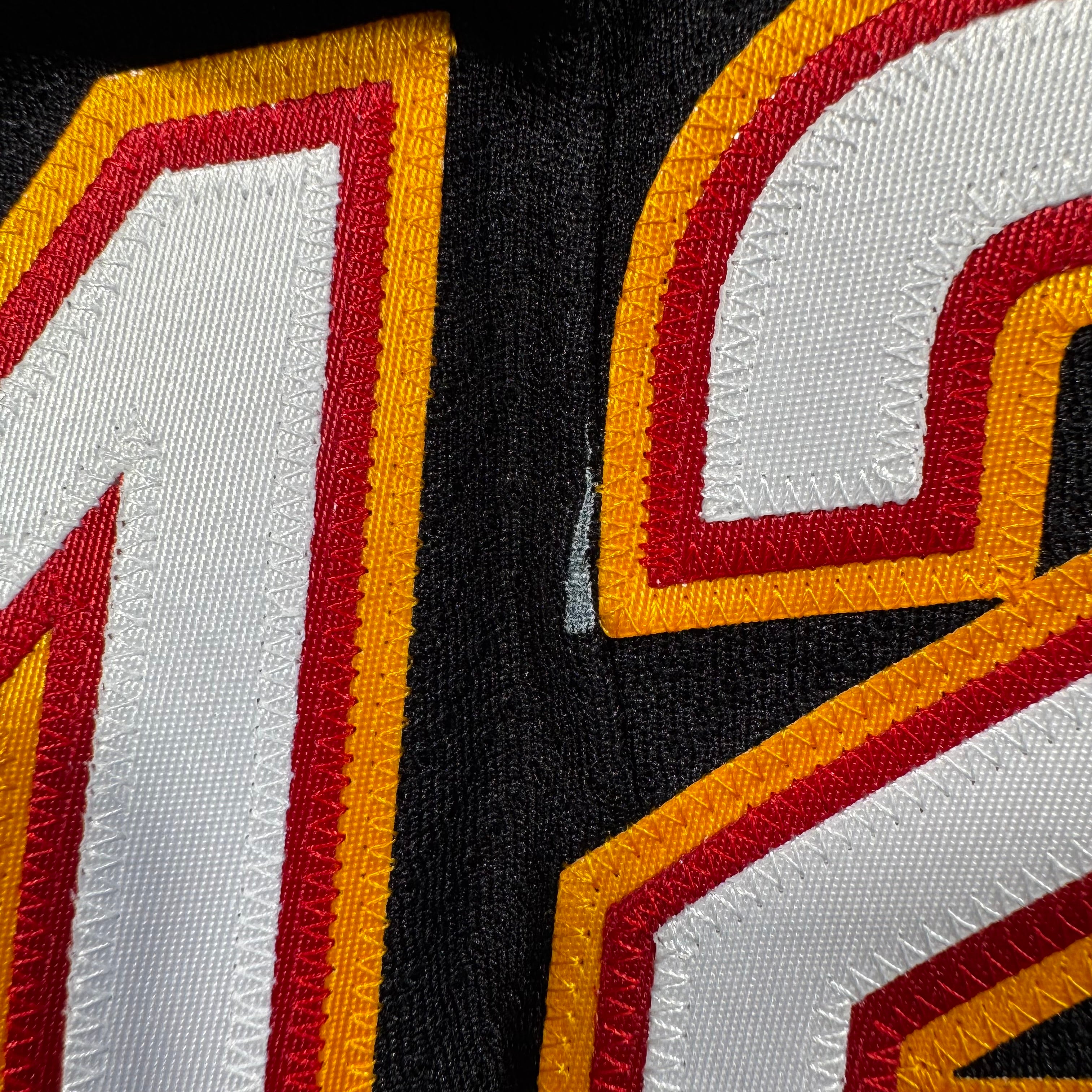 Jarome Iginla Calgary Flames Vintage Blasty CCM NHL Jersey Size XL