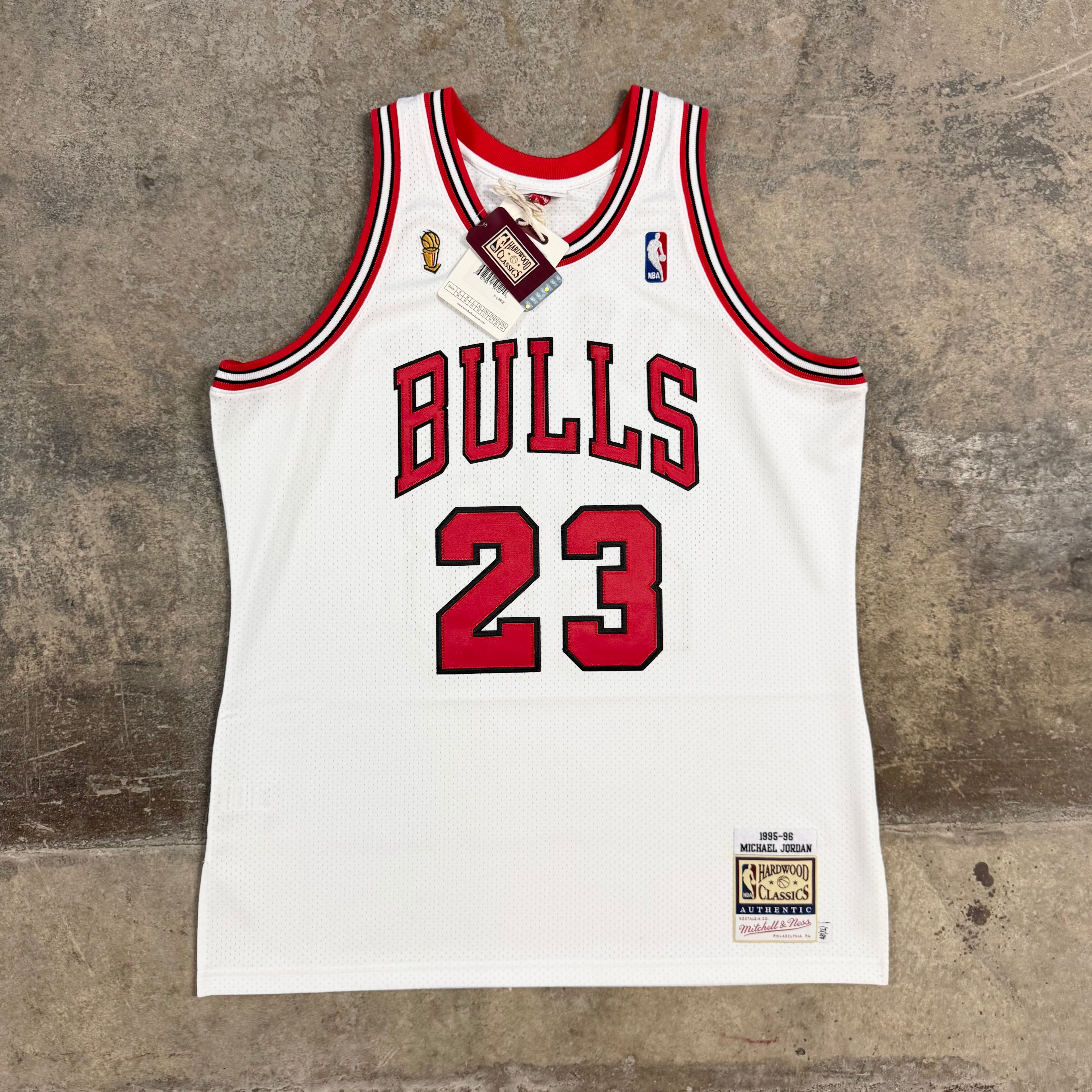 Michael Jordan Chicago Bulls 95/96 NBA Finals Mitchell & Ness Jersey Size 48/XL