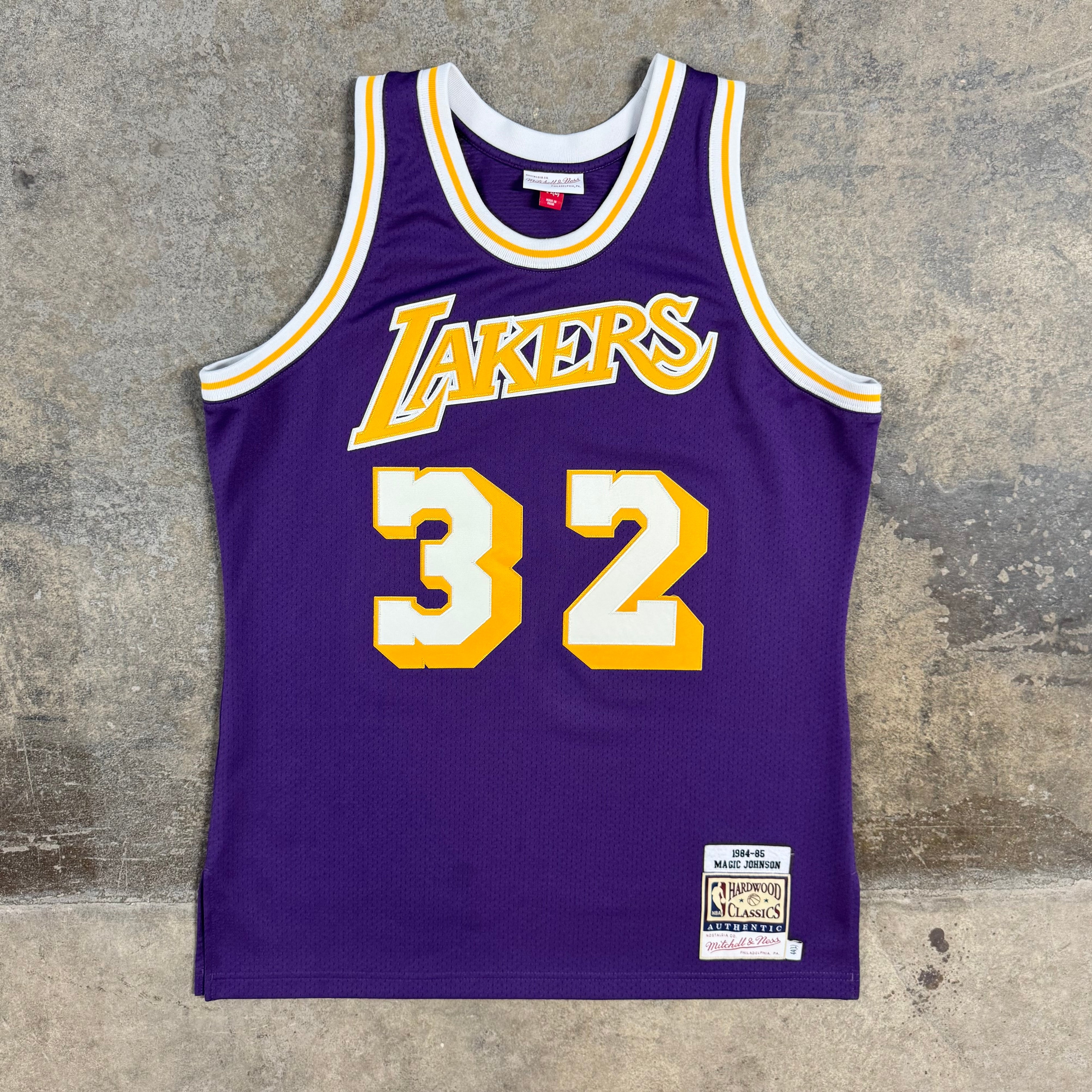 Magic Johnson Los Angeles Lakers Mitchell & Ness Authentic NBA Jersey Size 44 Large