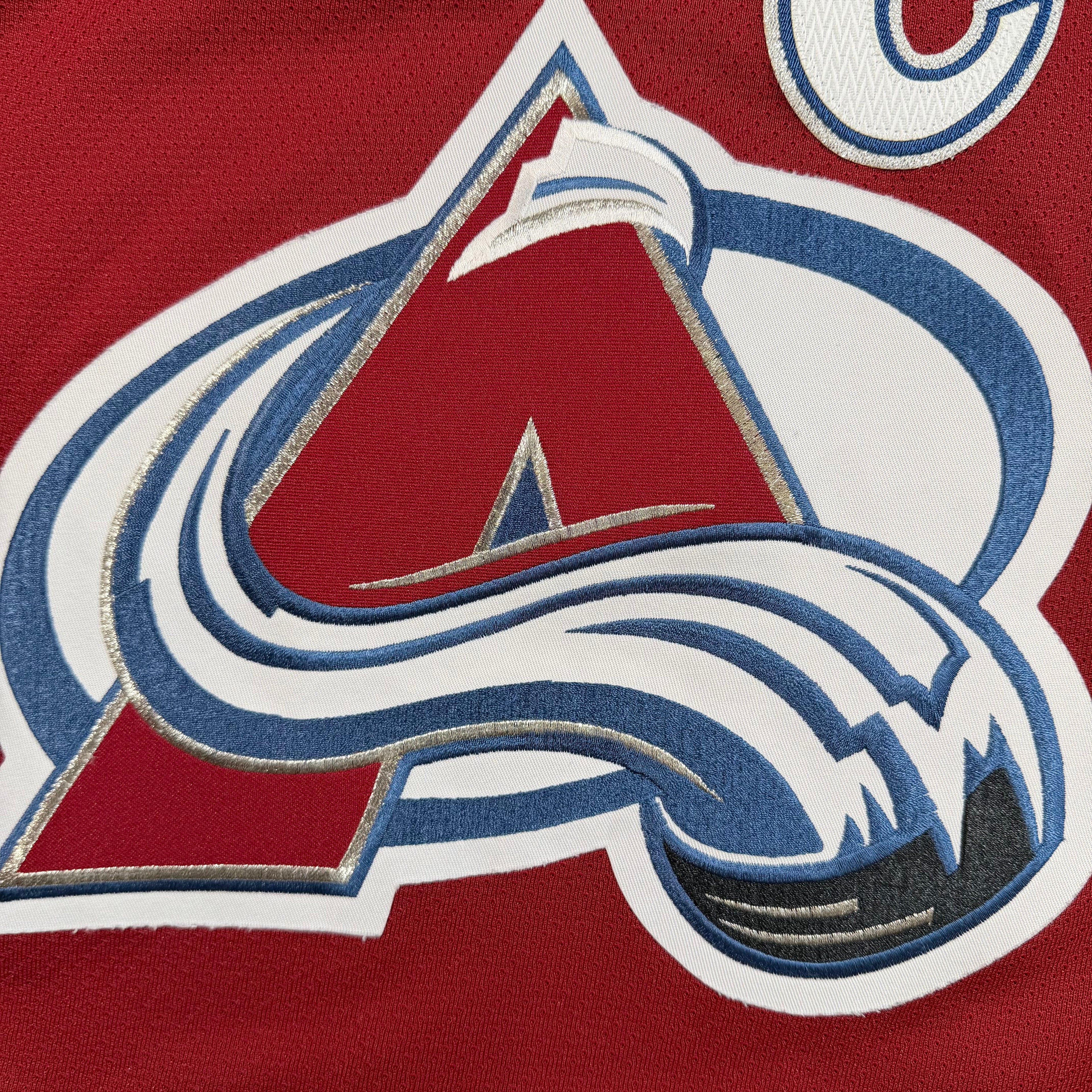 Joe Sakic Colorado Avalanche Vintage CCM NHL Jersey - Medium