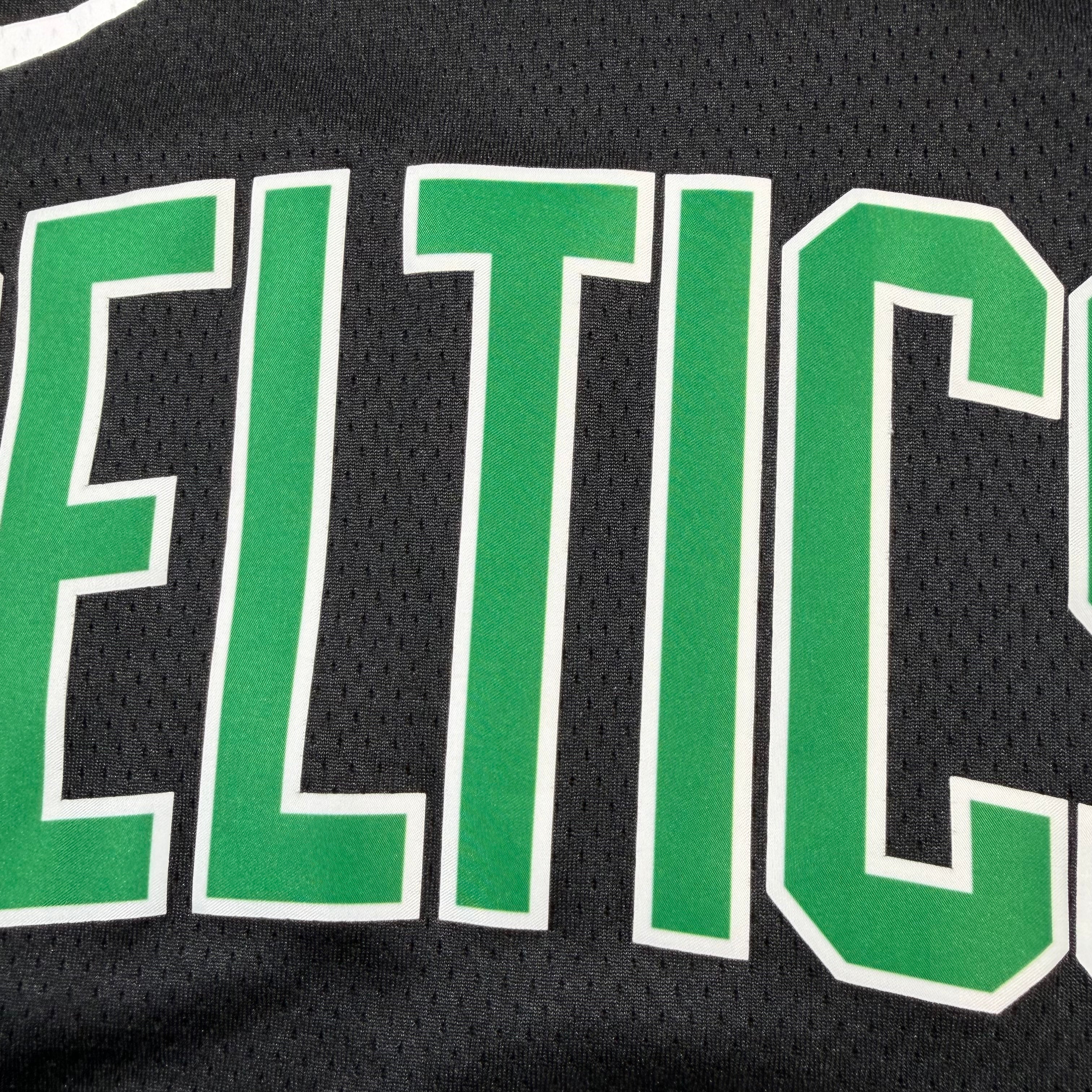 Kyrie Irving Boston Celtics Nike NBA Jersey - Medium