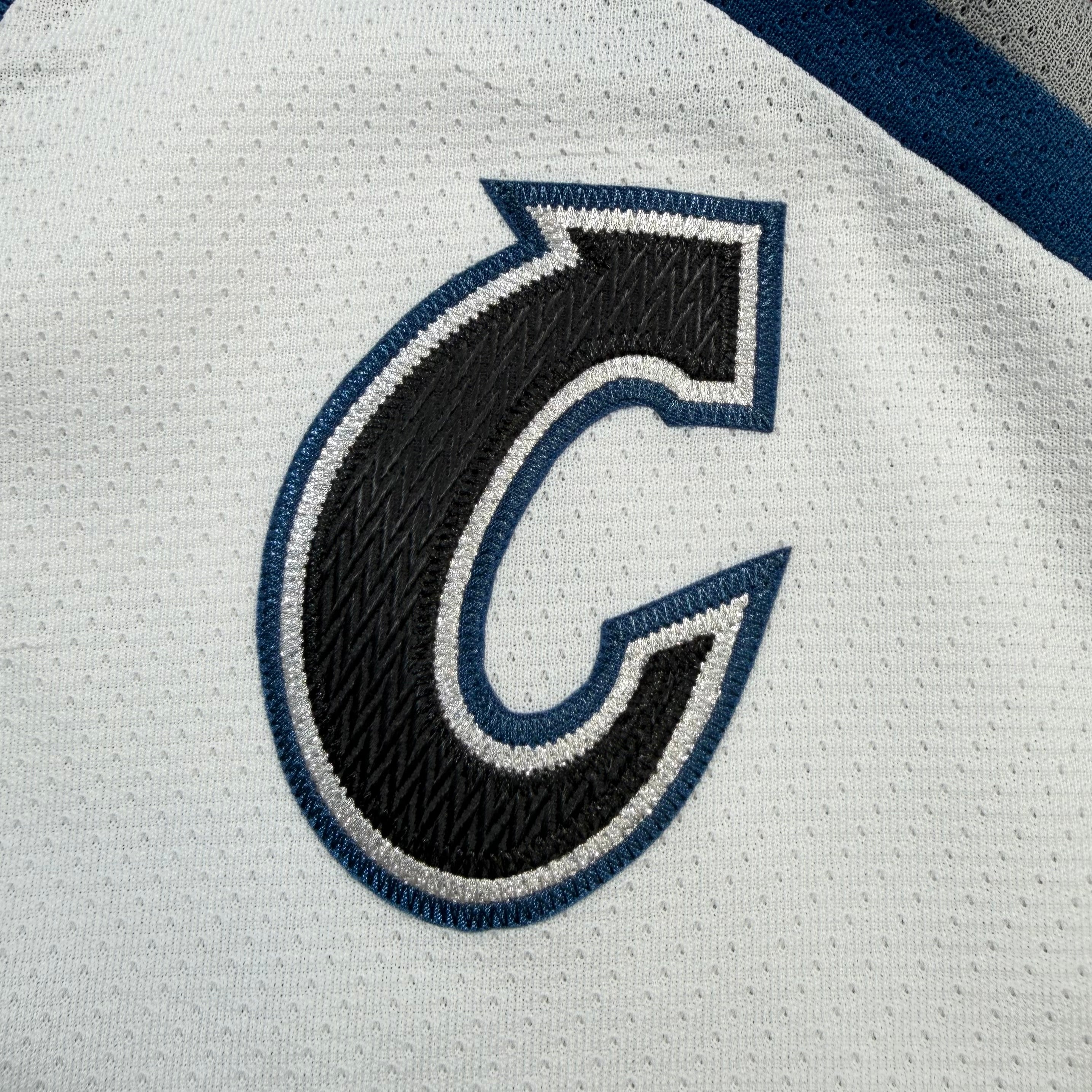 Joe Sakic Colorado Avalanche Vintage CCM NHL Jersey - Small
