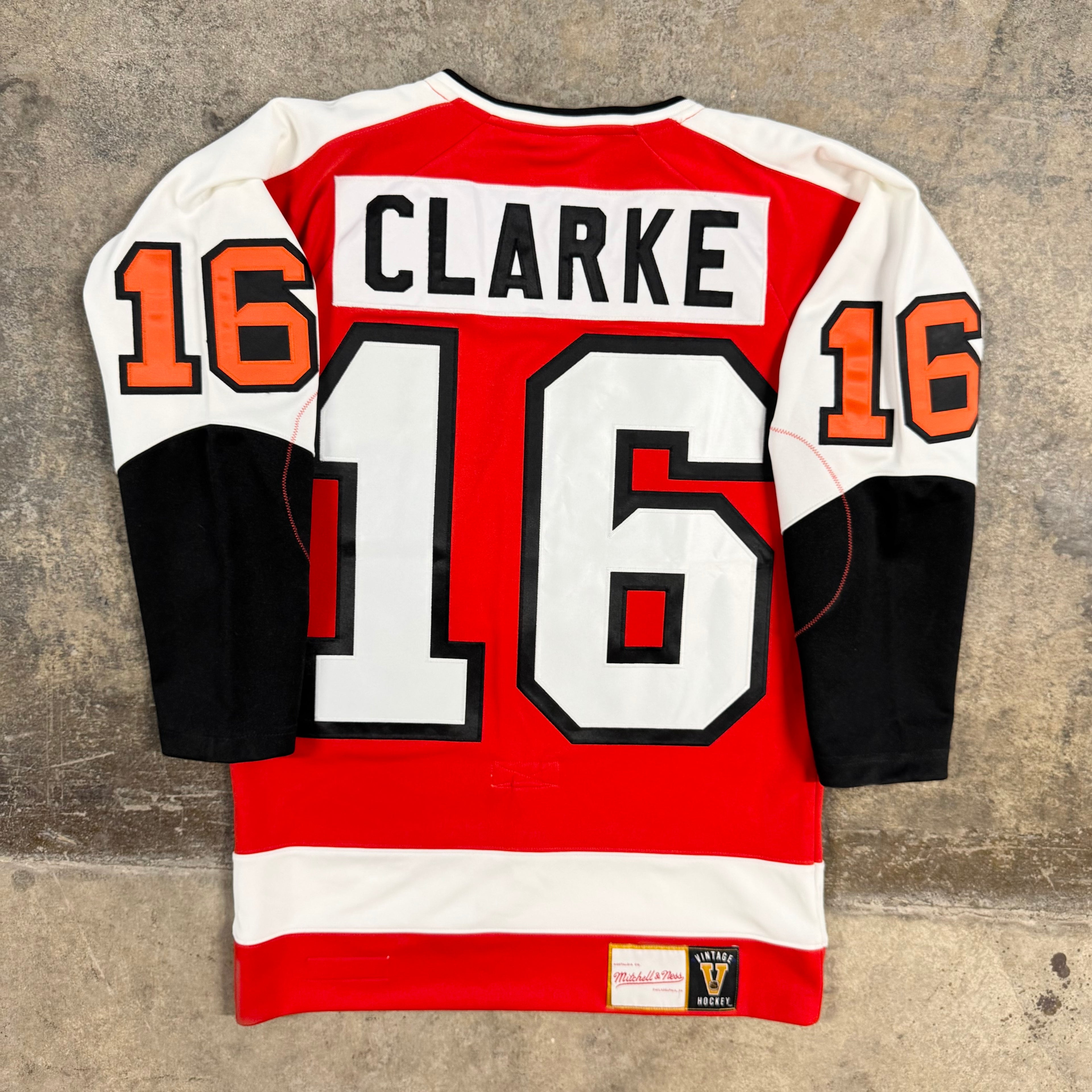 Bobby Clarke Philadelphia Flyers Vintage Mitchell & Ness NHL Jersey Size 40 Medium