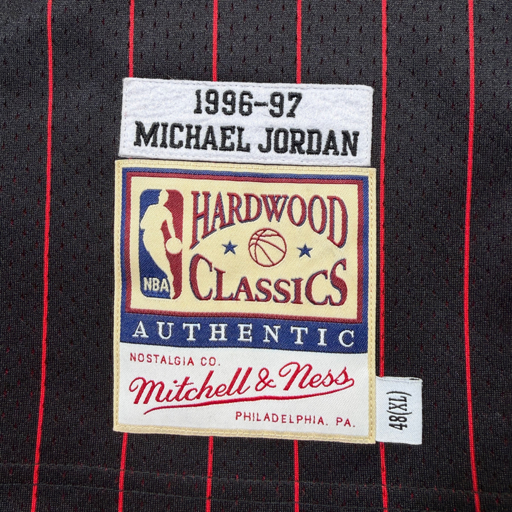 Michael Jordan Chicago Bulls 1996/97 Mitchell & Ness Authentic NBA Jersey - 48/XL