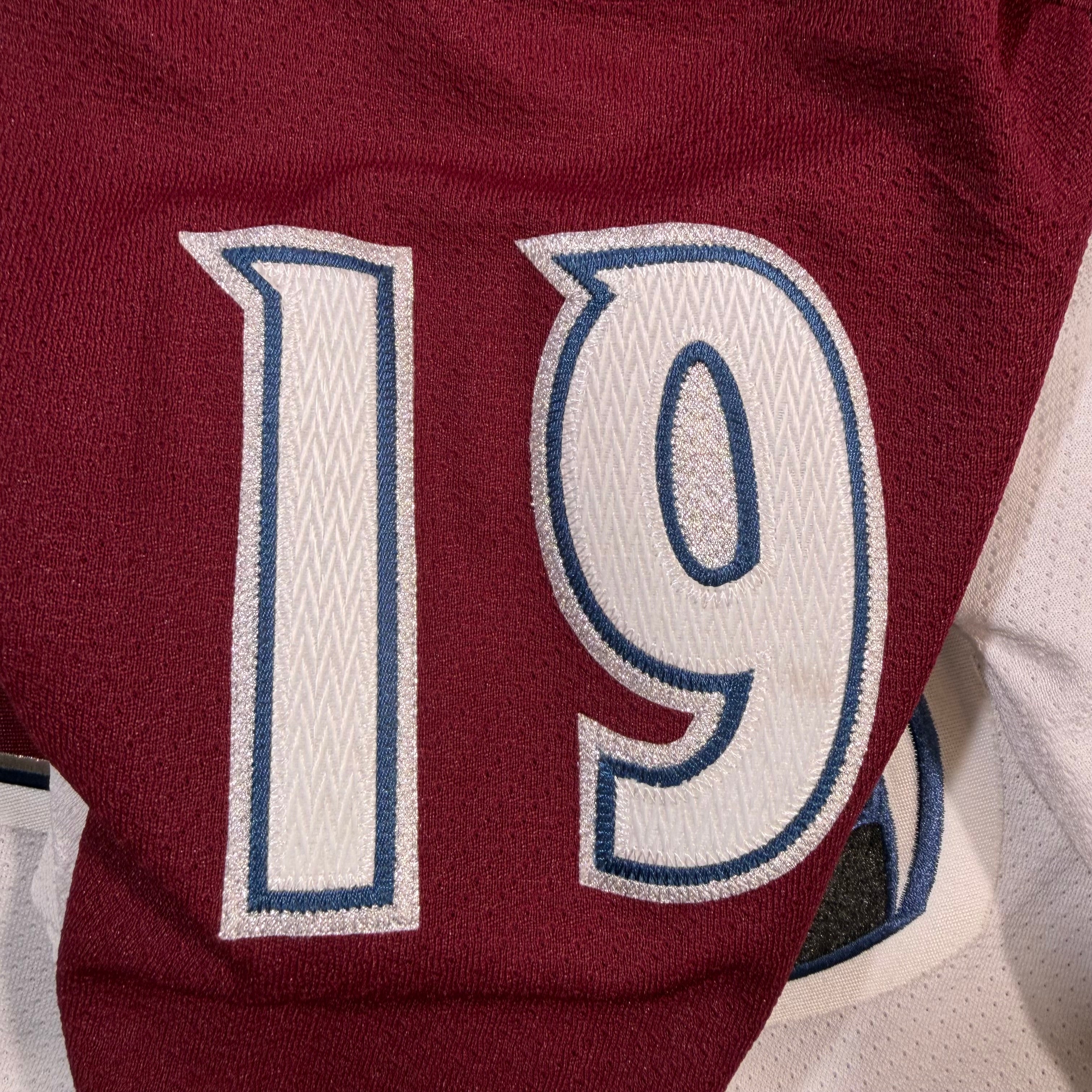 Joe Sakic Colorado Avalanche Vintage CCM NHL Jersey - Small