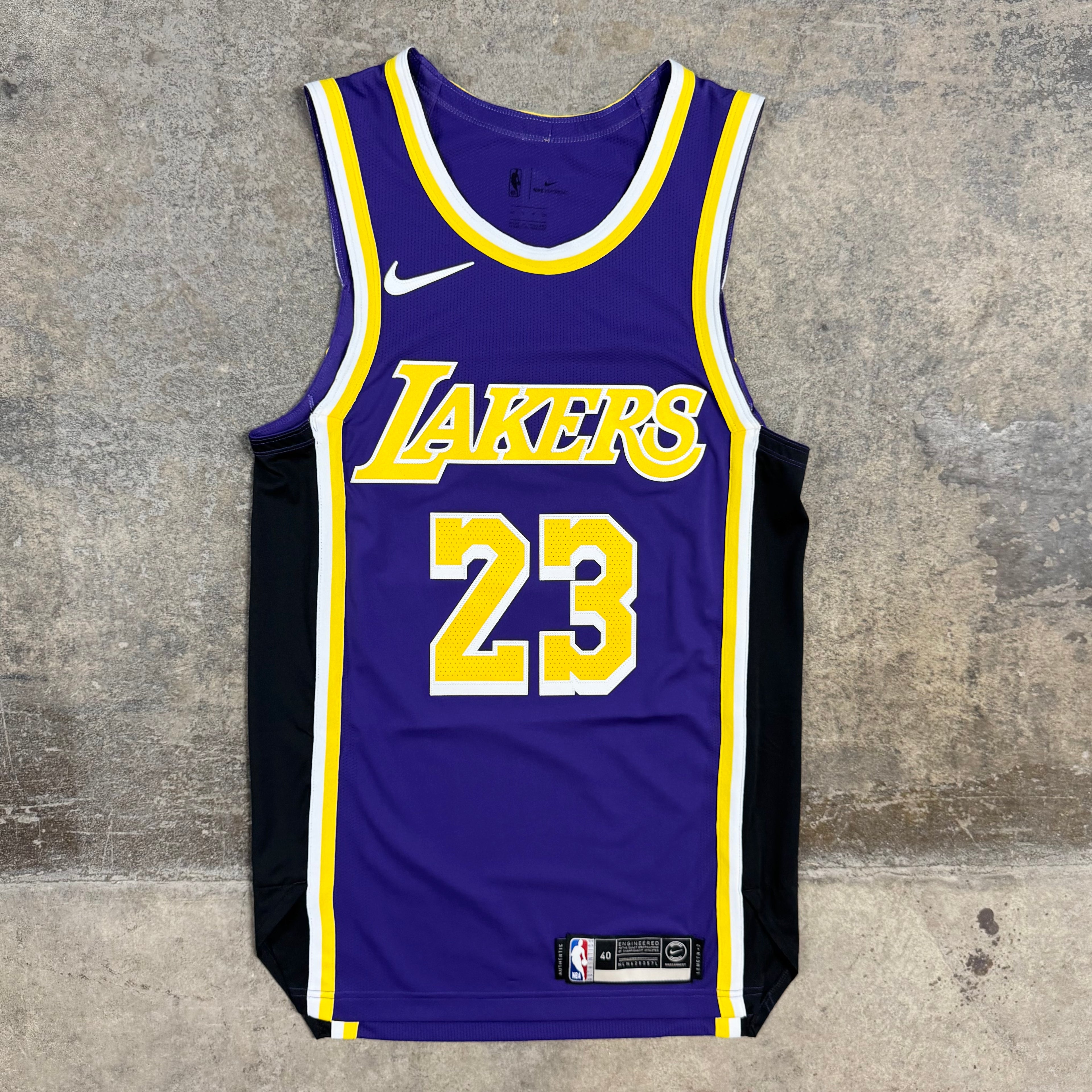 Lebron James Los Angeles Lakers Authentic Nike NBA Jersey Size 40 Small